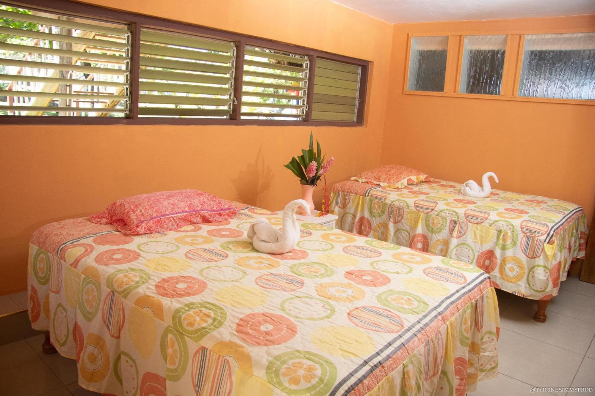 Strawberry Fields Together Robins Bay Buitenkant foto